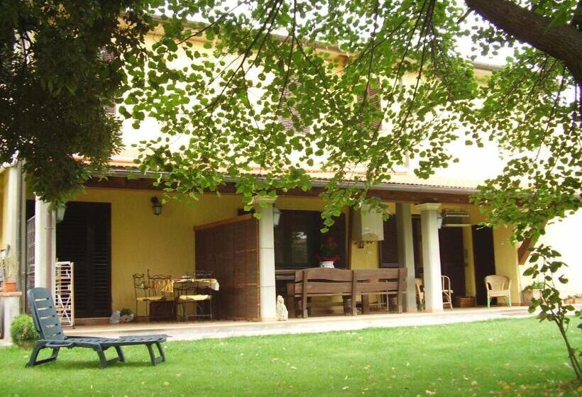 هتل Agriturismo Casa Andreina