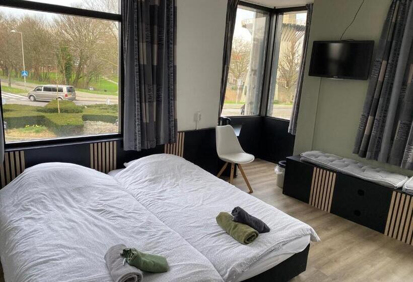 ホテル Cafe The Windmill