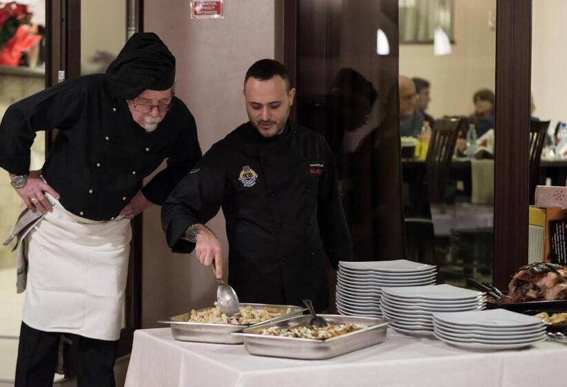 Отель Pridvorul Haiducilor