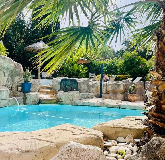 هتل The Red Farm Relais & Spa