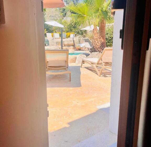 هتل The Red Farm Relais & Spa