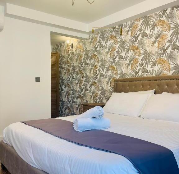 هتل The Red Farm Relais & Spa