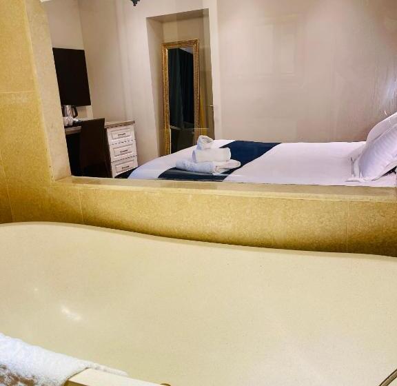 هتل The Red Farm Relais & Spa