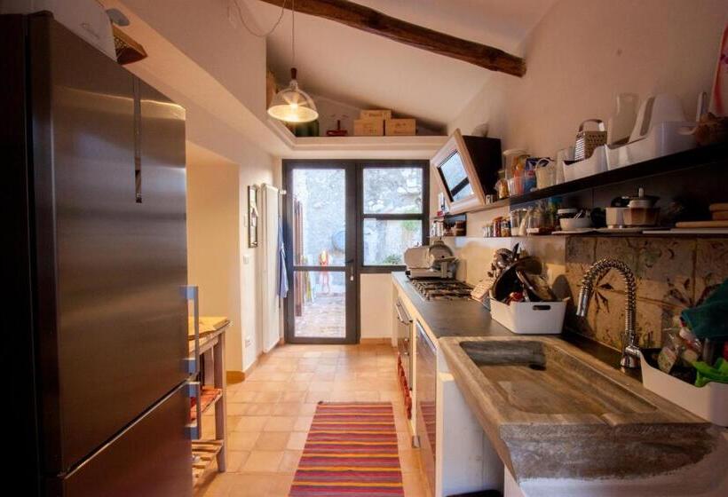 Lelive Bed And Breakfast