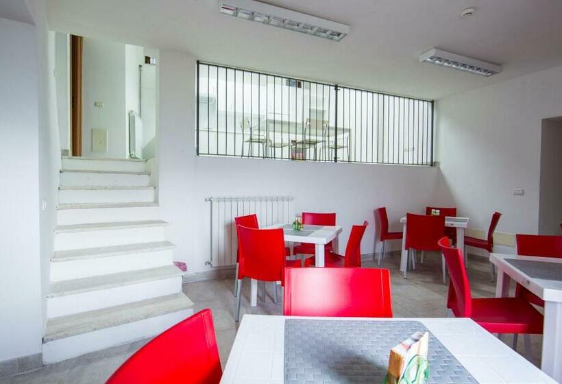 Ostello Della Gioventù Massimo Troisi