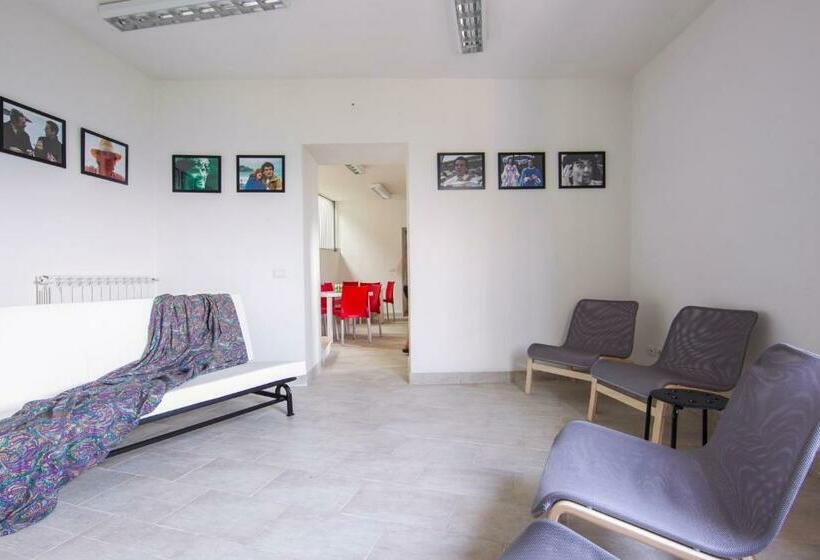 Ostello Della Gioventù Massimo Troisi