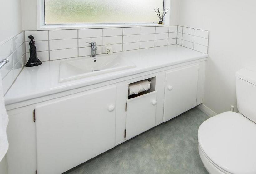 פנסיון Charmae Guest House