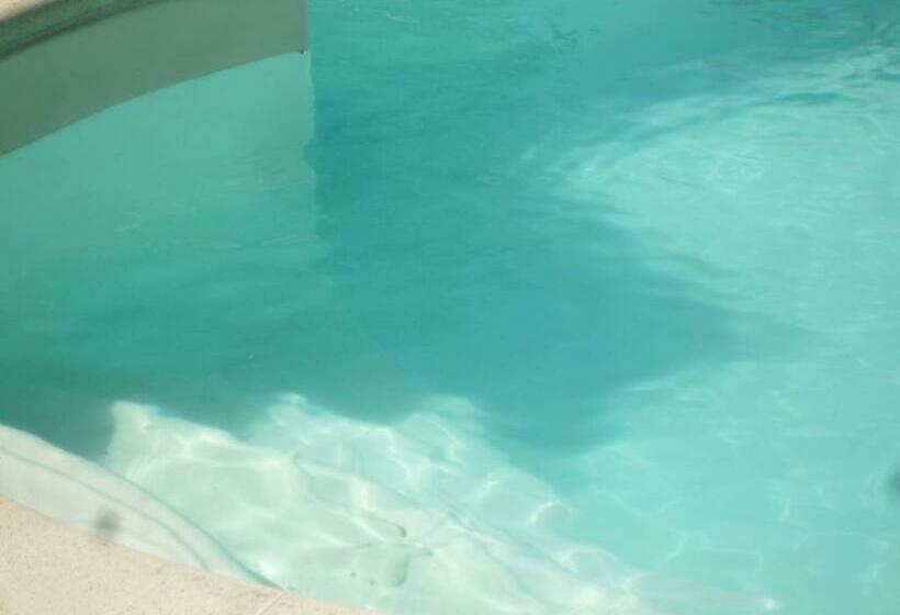 بنسيون Ferme De Launay