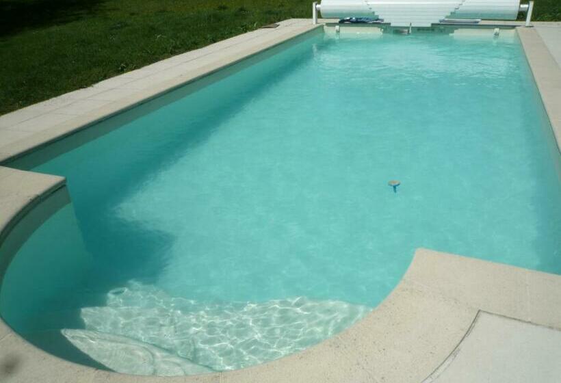 بنسيون Ferme De Launay