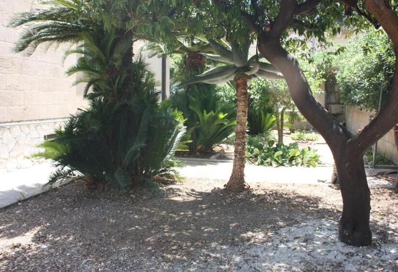 פנסיון Il Punto A Maglie