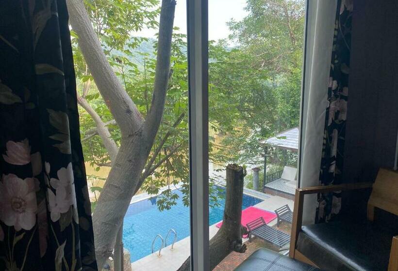 بنسيون Jung Ja Hut