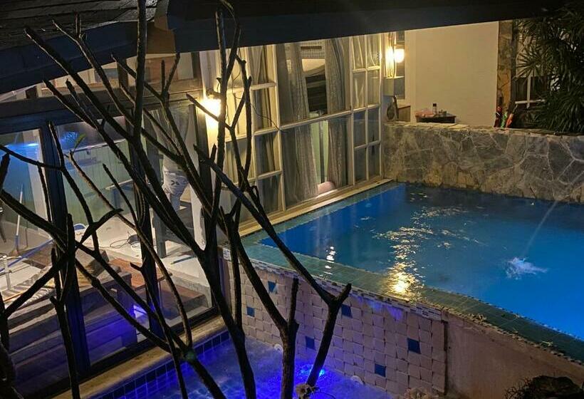 بنسيون Jung Ja Hut