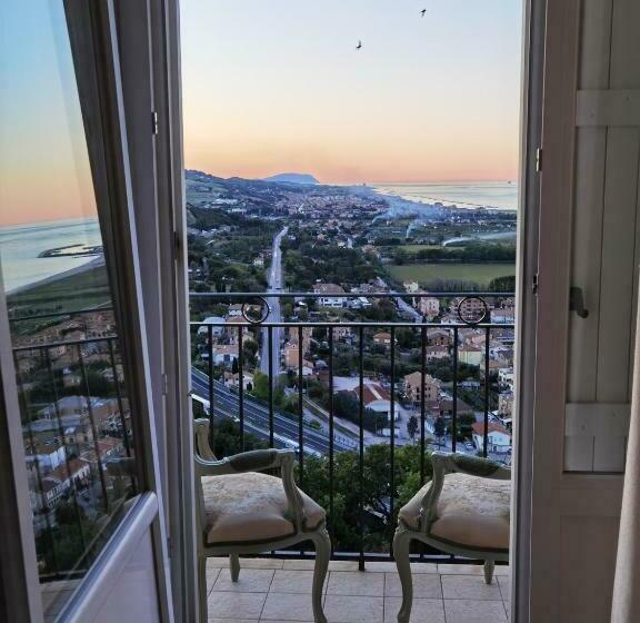 بنسيون La Casa Di Torre Di Palme