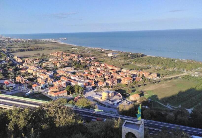 بنسيون La Casa Di Torre Di Palme
