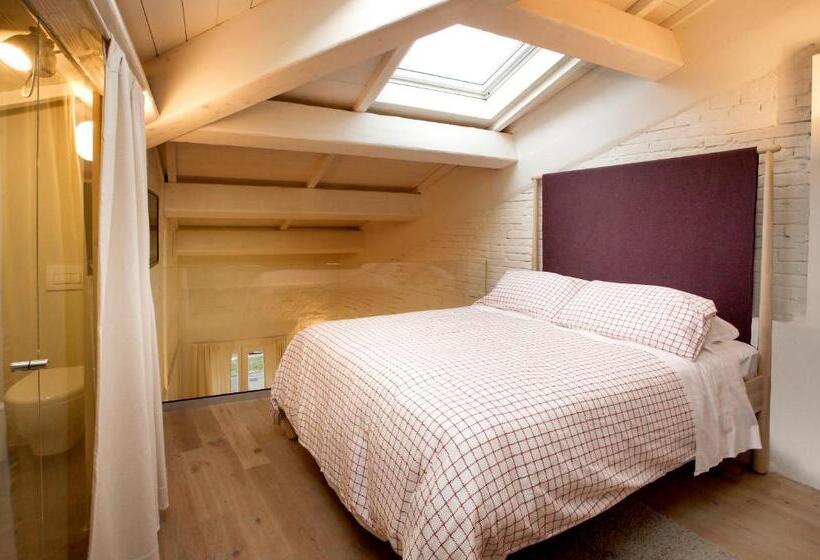 ペンション Sasaràl Suites