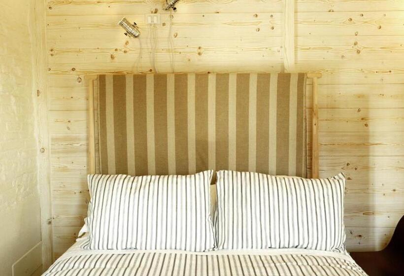 ペンション Sasaràl Suites