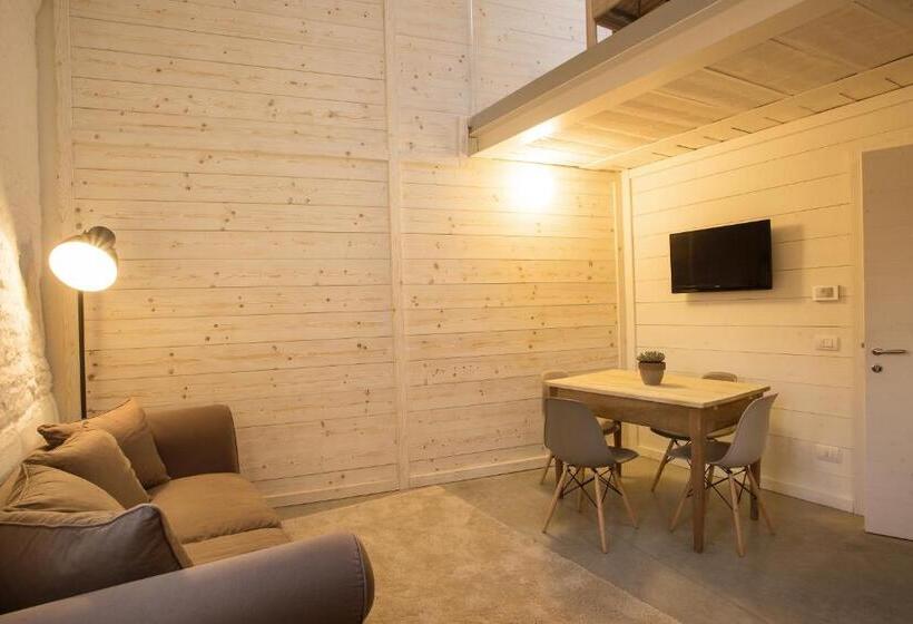 ペンション Sasaràl Suites