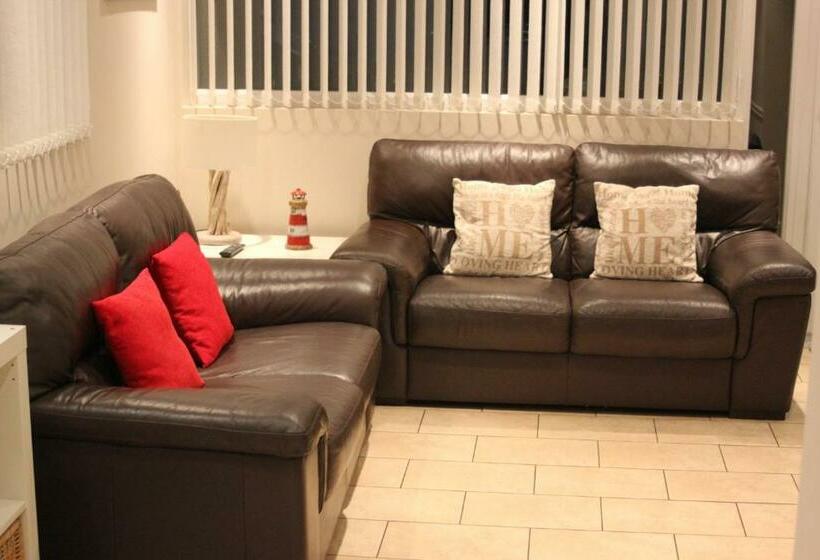 Пансион Seaview Cottage