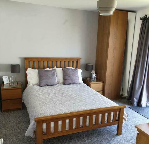 膳宿费 The Waters Edge