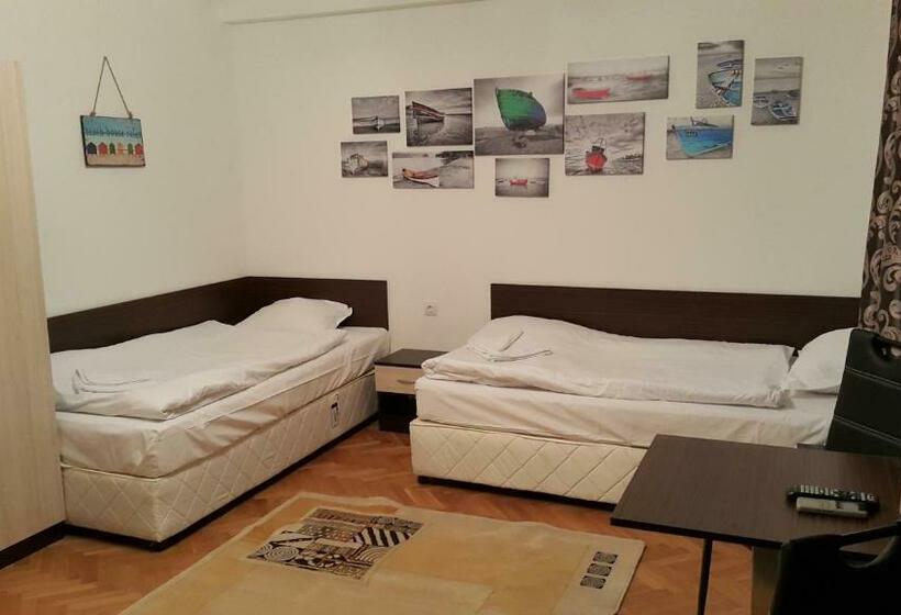 ユースホステル Guest Rooms Old Captain