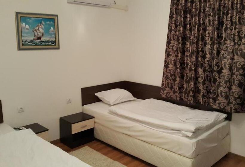 ユースホステル Guest Rooms Old Captain