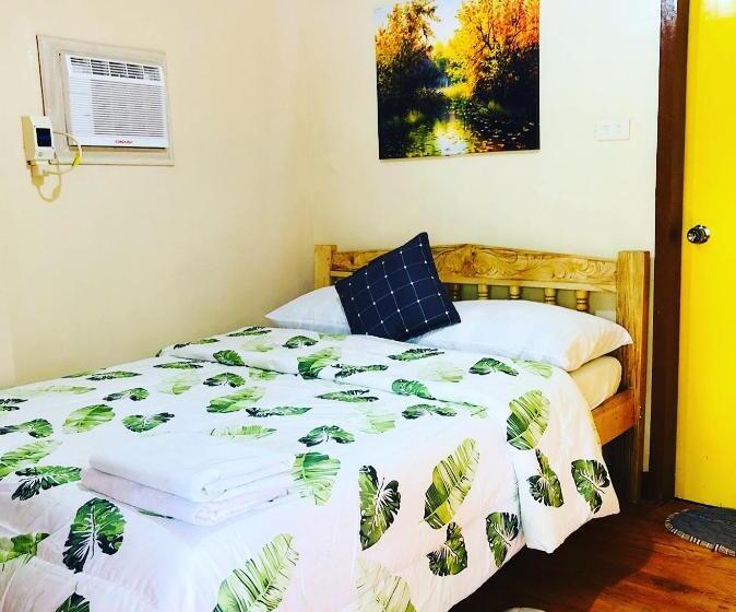 הוסטל Domos Native Guest House