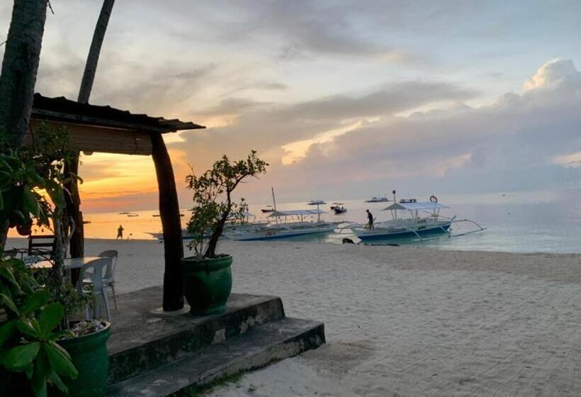 הוסטל Domos Native Guest House