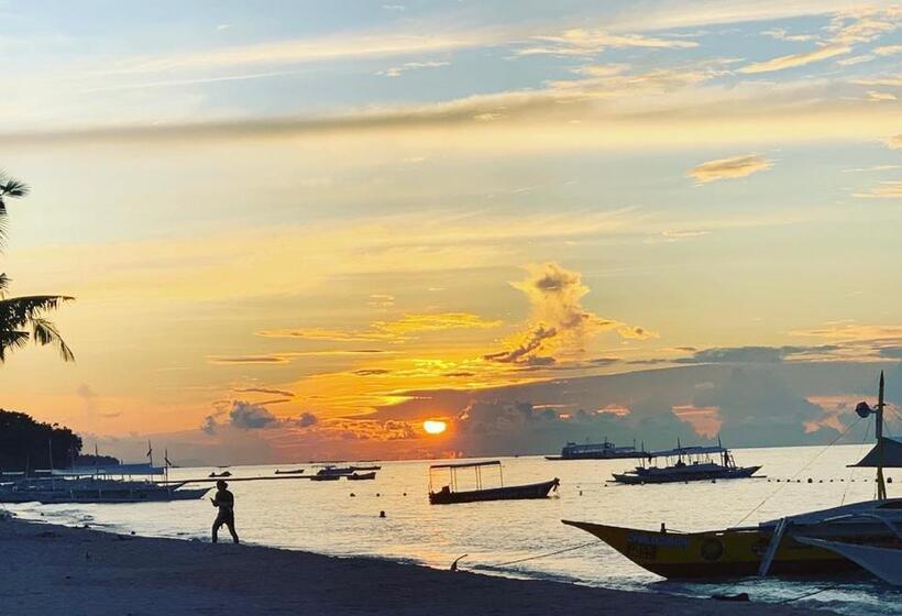 הוסטל Domos Native Guest House