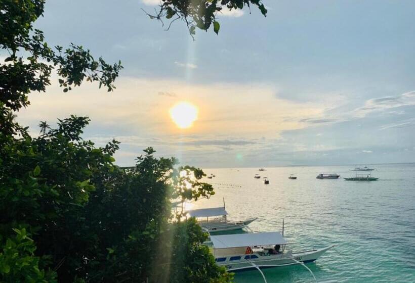 הוסטל Domos Native Guest House