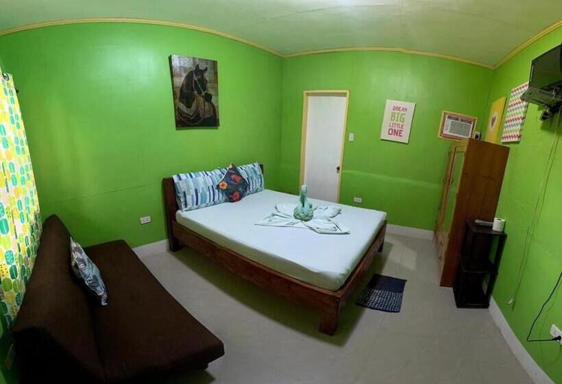 הוסטל Domos Native Guest House