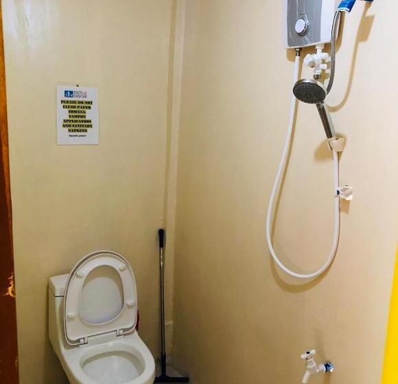 הוסטל Domos Native Guest House