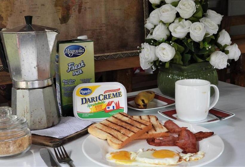 הוסטל Domos Native Guest House