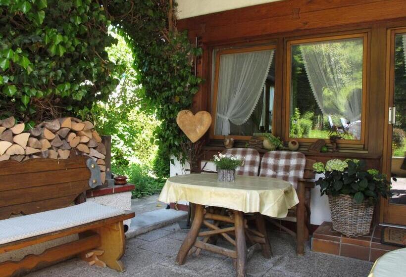 تختخواب و صبحانه Gästehaus Kerschbaum