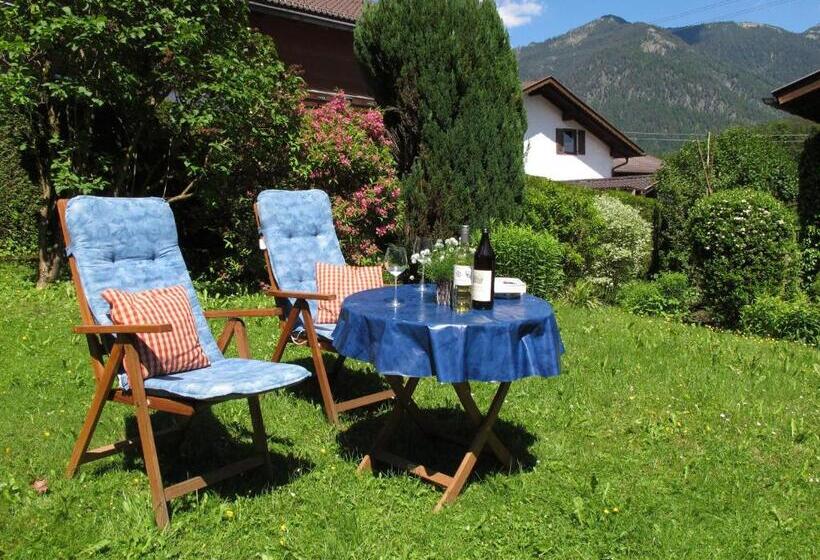 تختخواب و صبحانه Gästehaus Kerschbaum