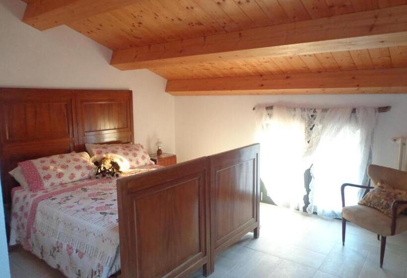 Отель Agriturismo Sorgente Di Luna