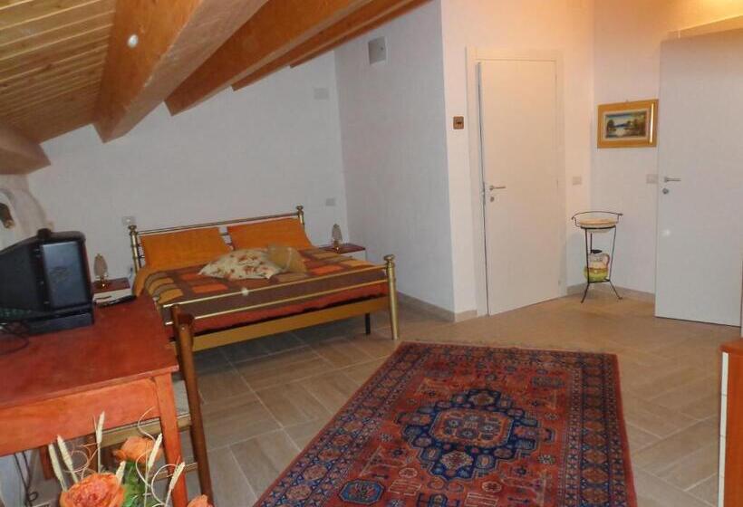 Отель Agriturismo Sorgente Di Luna