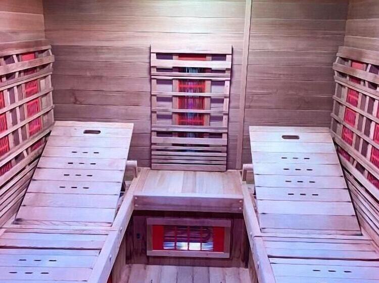 Отель Hôtel Wellness Eau De Roche Durbuy