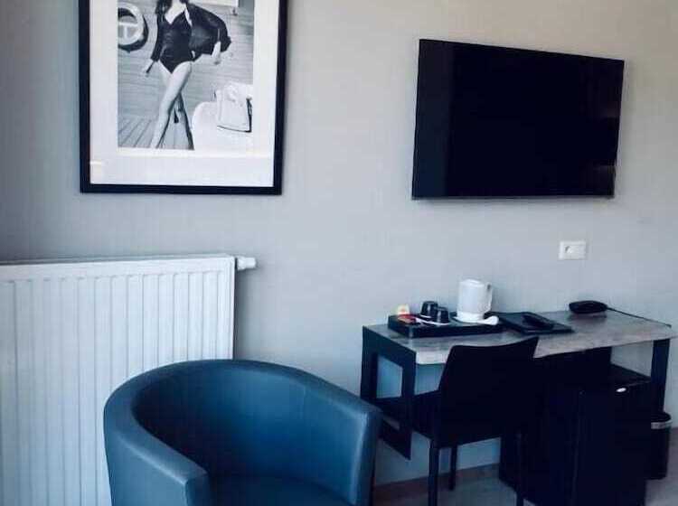 Отель Hôtel Wellness Eau De Roche Durbuy