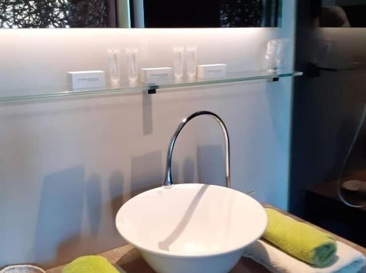 Отель Hôtel Wellness Eau De Roche Durbuy