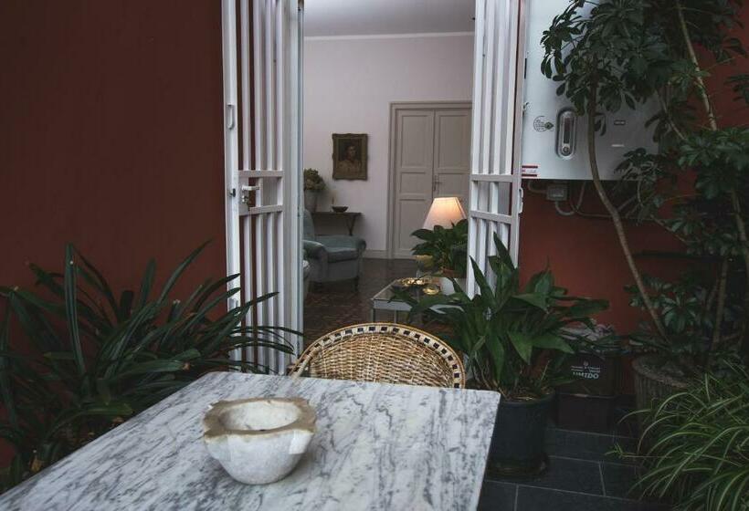 Пансион 3 Rooms Guest House