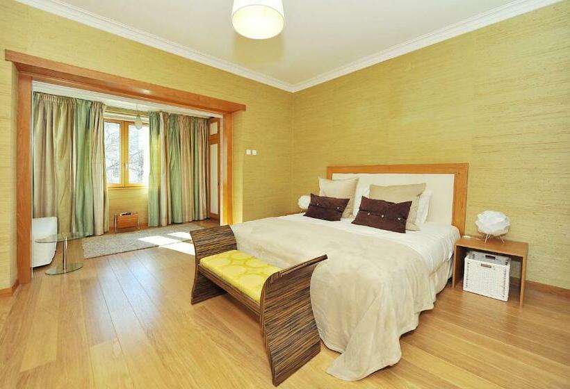 پانسیون Cosy Bedrooms Guest House