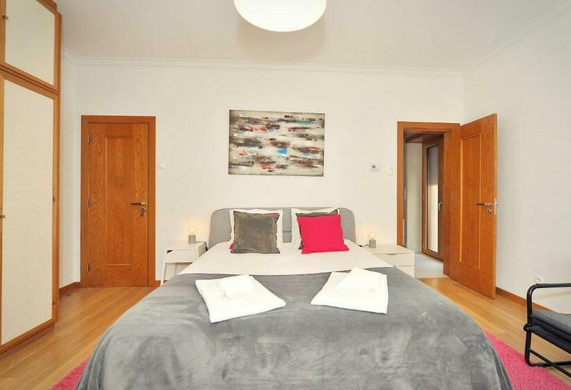 پانسیون Cosy Bedrooms Guest House