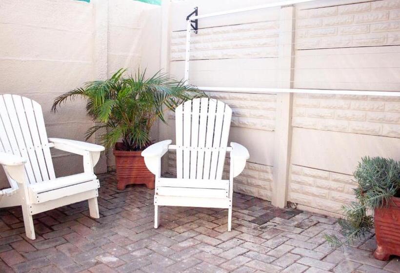 פנסיון Kelzane Self Catering