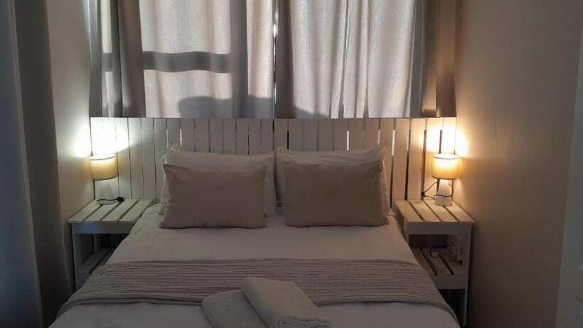 פנסיון Kelzane Self Catering