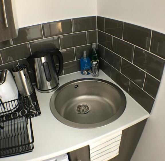 پانسیون Parsons Street