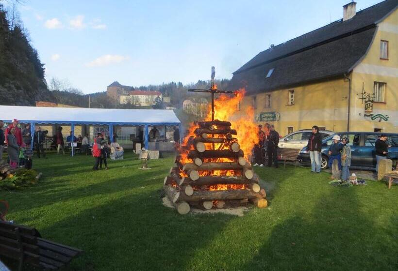 膳宿费 Restaurace A Penzion Stará Pošta