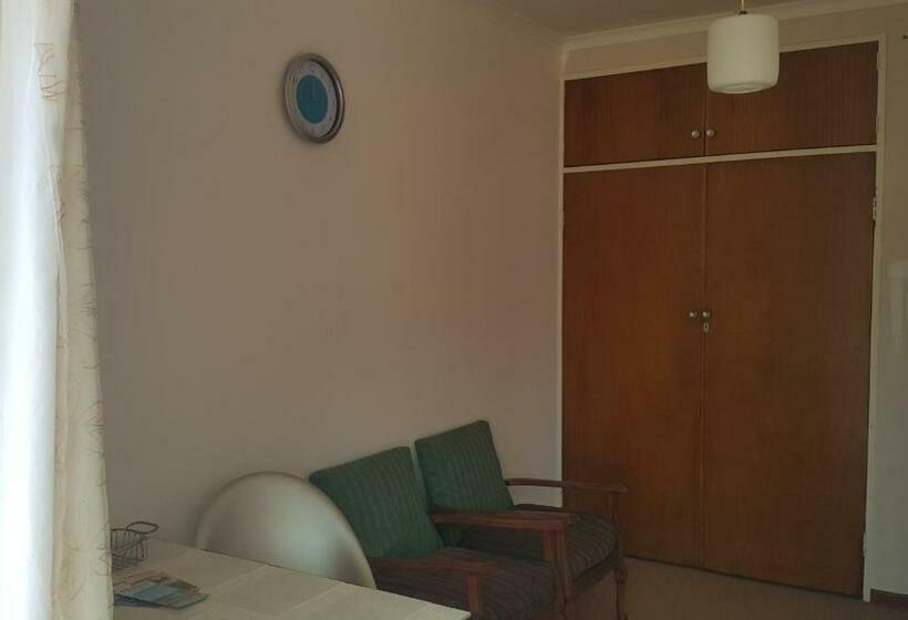 بنسيون Westcoast Central Budget Accommodation