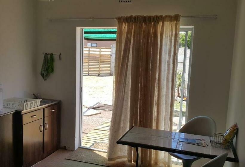 بنسيون Westcoast Central Budget Accommodation