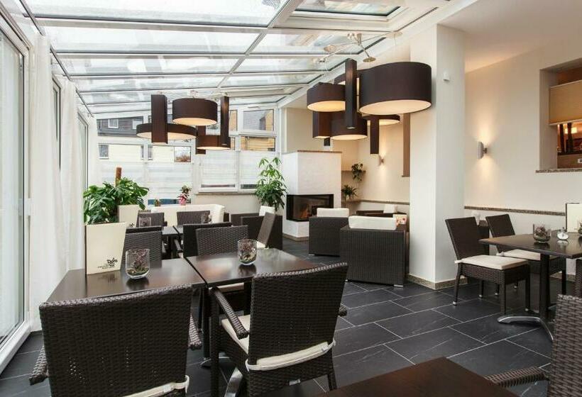 Pension Konditorei Cafe Dora