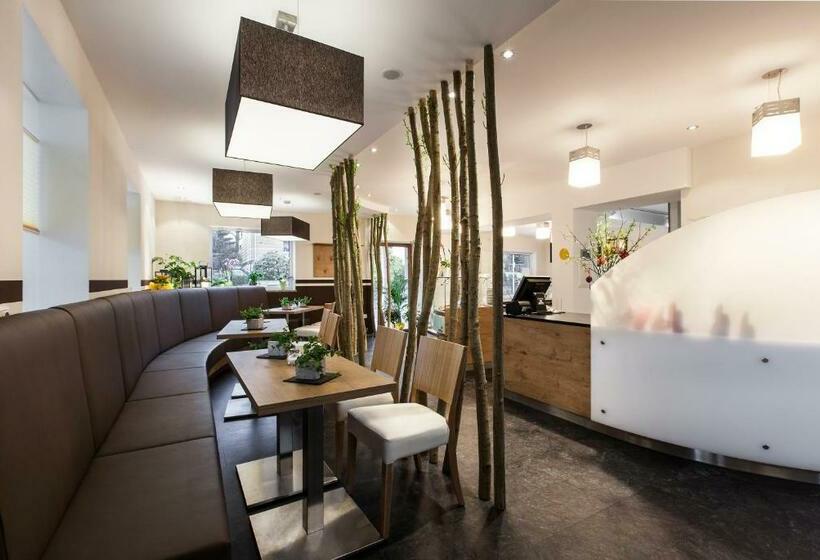 Pension Konditorei Cafe Dora